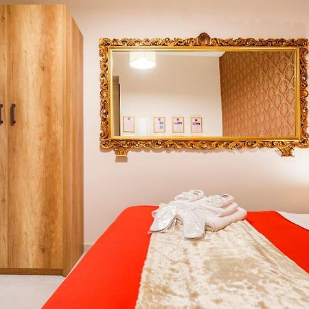 Spinacorona Room Napoli Bagian luar foto