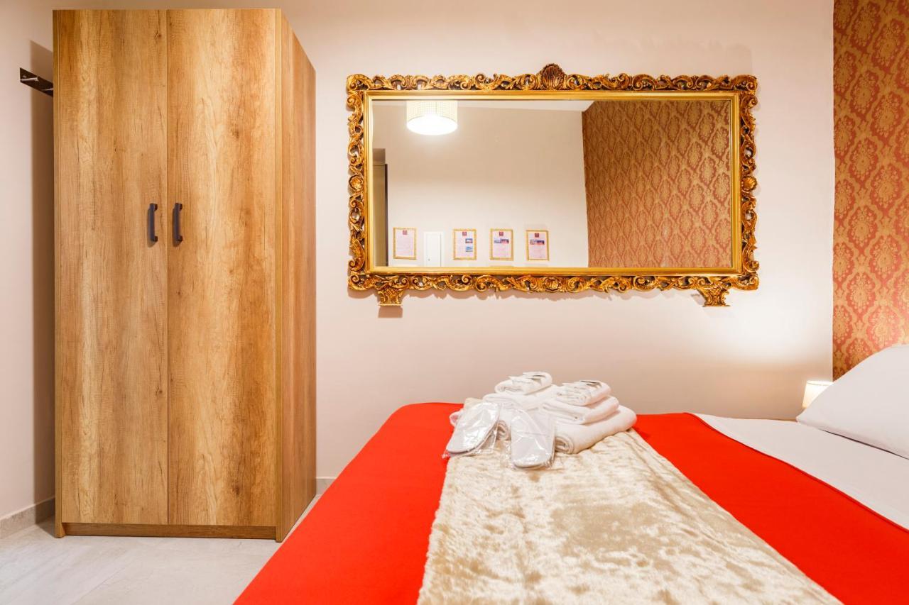 Spinacorona Room Napoli Bagian luar foto